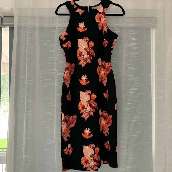 Fitted knee length dress - Picture 1 of 4